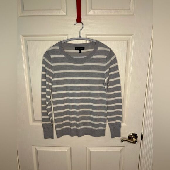 Banana Republic sweater - Picture 1 of 4
